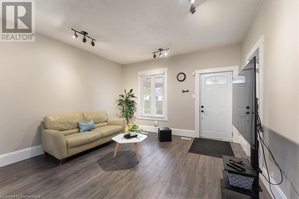 24 Rose Avenue, Brantford, Ontario  N3S 2L9 - Photo 8 - 40744371