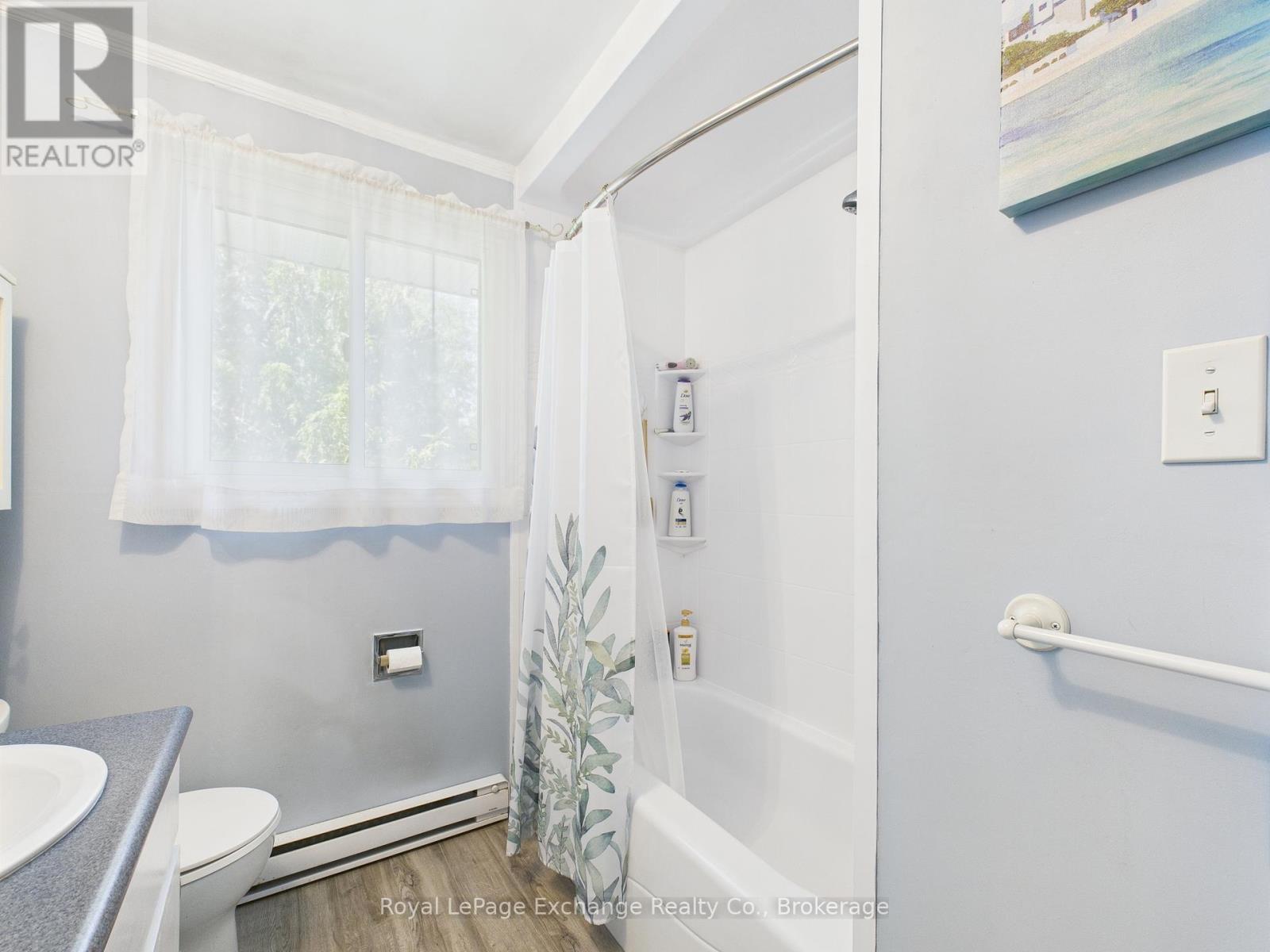 105 Menomini Road, Huron-Kinloss, Ontario  N2Z 2X3 - Photo 22 - X12240008