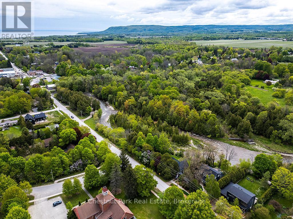 114 Clark Street, Blue Mountains, Ontario  N0H 1J0 - Photo 3 - X12240136