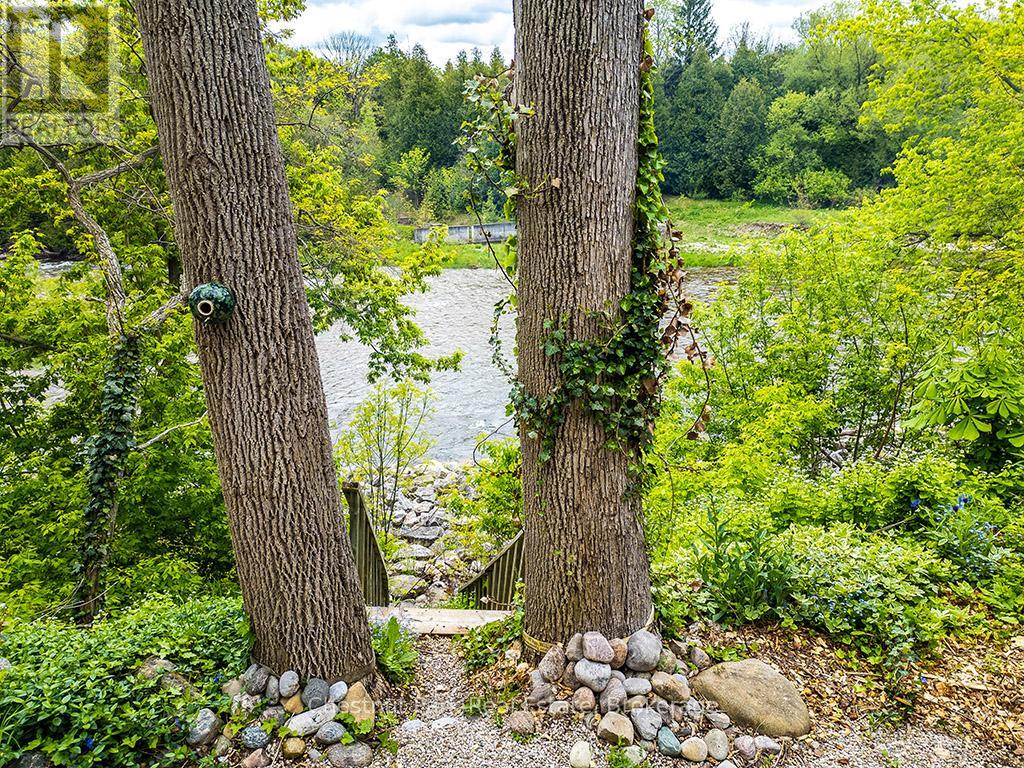 114 Clark Street, Blue Mountains, Ontario  N0H 1J0 - Photo 35 - X12240136