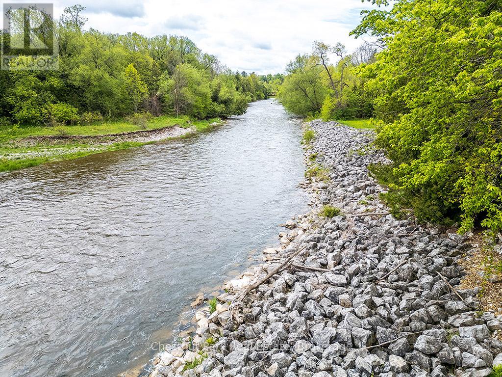 114 Clark Street, Blue Mountains, Ontario  N0H 1J0 - Photo 39 - X12240136
