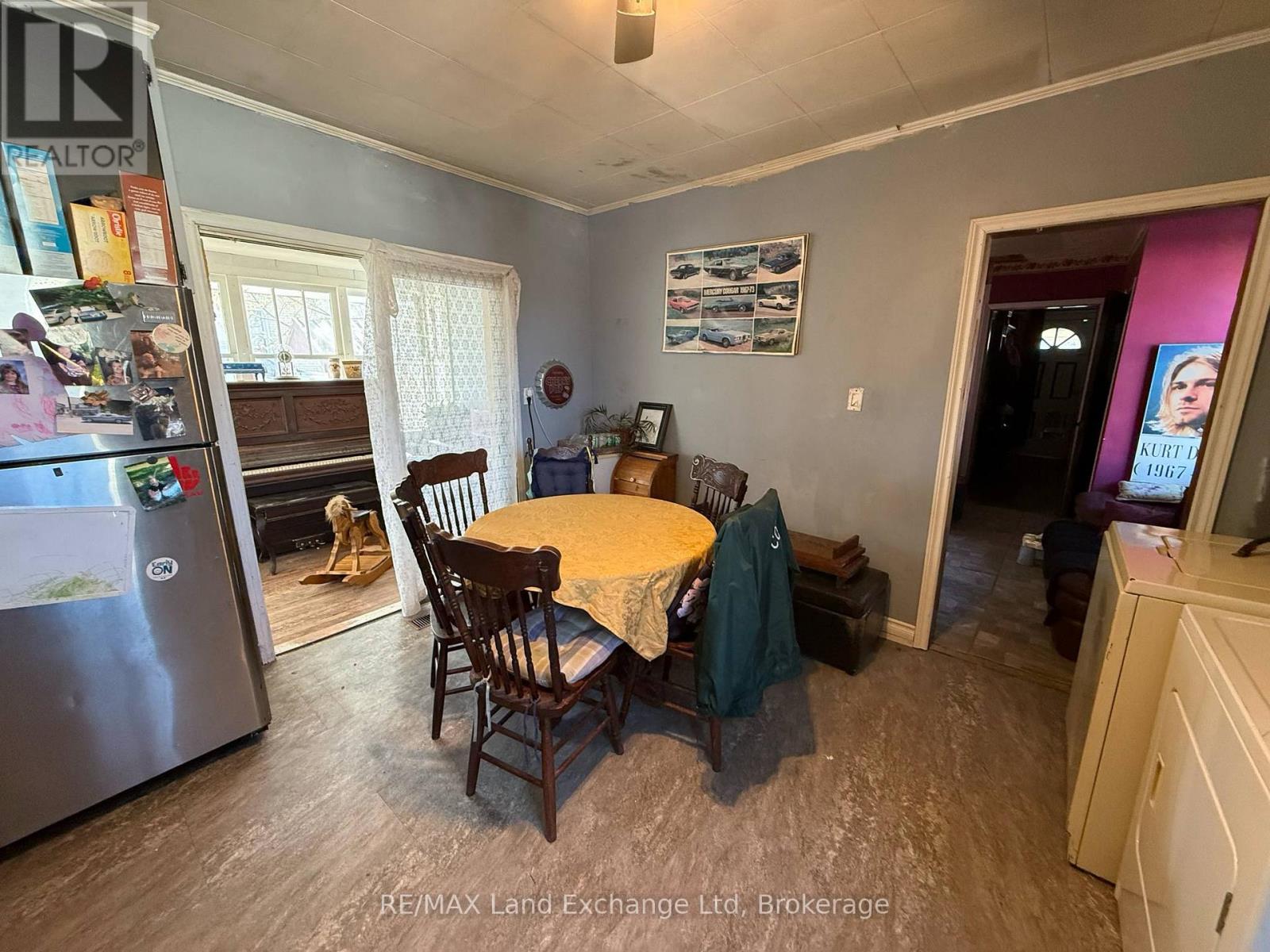 365 Minnie Street, North Huron, Ontario  N0G 2W0 - Photo 10 - X12240198