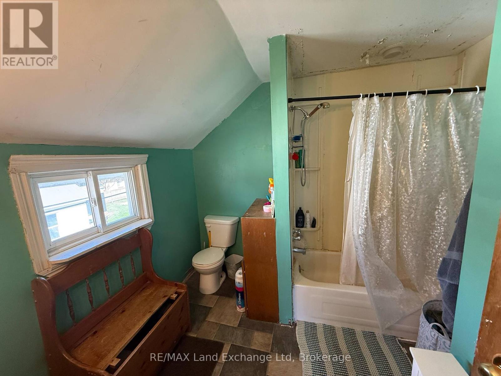 365 Minnie Street, North Huron, Ontario  N0G 2W0 - Photo 17 - X12240198