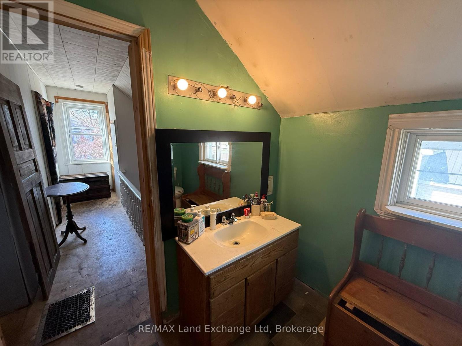 365 Minnie Street, North Huron, Ontario  N0G 2W0 - Photo 18 - X12240198