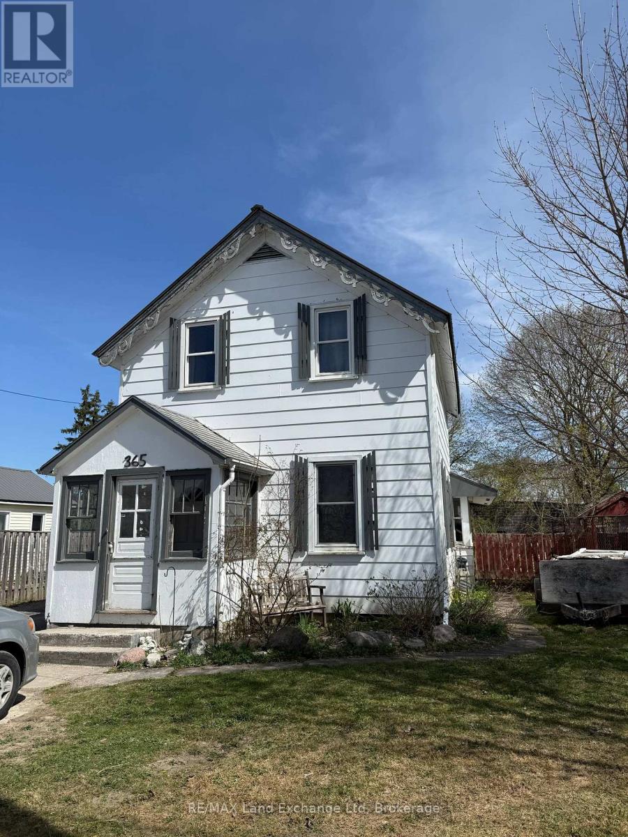 365 Minnie Street, North Huron, Ontario  N0G 2W0 - Photo 2 - X12240198