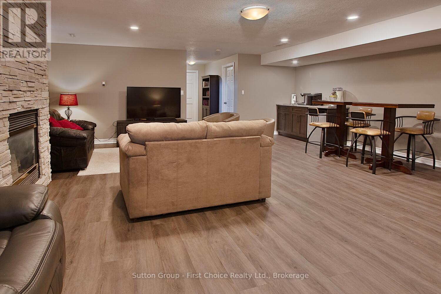 595 Hibernia Street, Stratford, Ontario  N5A 7R6 - Photo 30 - X12240278
