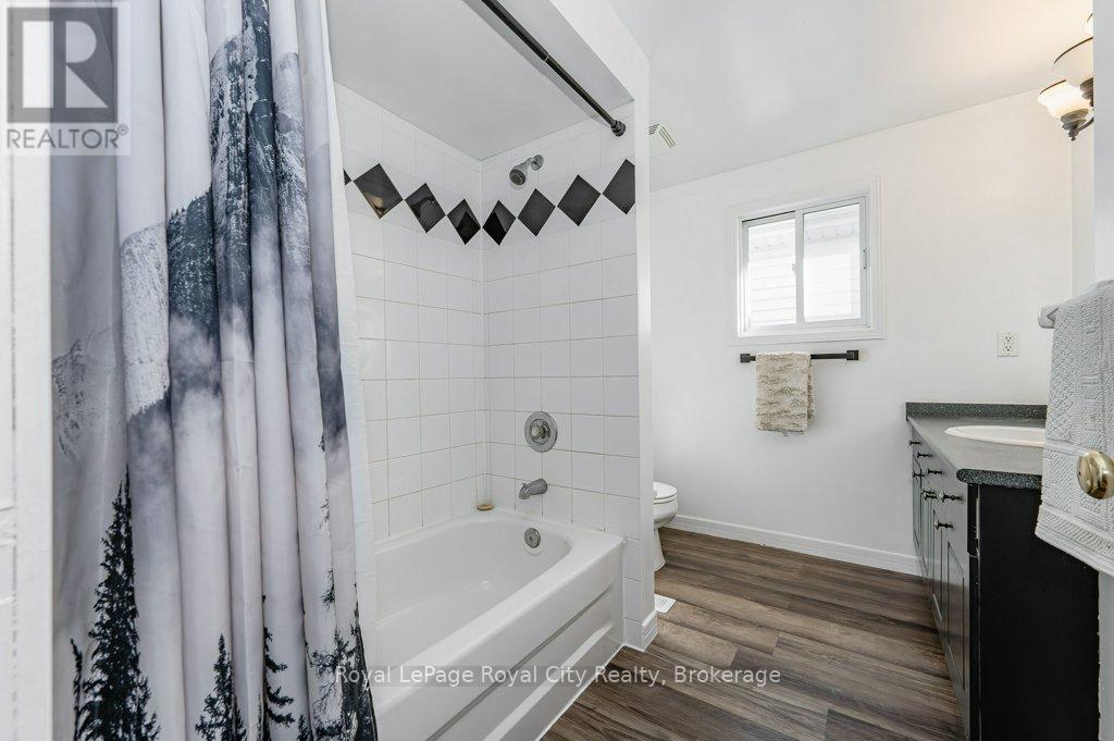 260 Tait Crescent, Centre Wellington, Ontario  N1M 3P7 - Photo 22 - X12240461