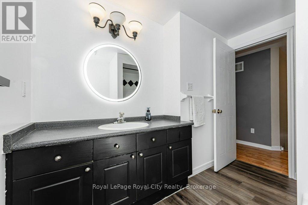260 Tait Crescent, Centre Wellington, Ontario  N1M 3P7 - Photo 23 - X12240461