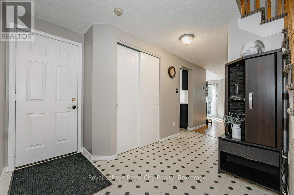 260 Tait Crescent, Centre Wellington, Ontario  N1M 3P7 - Photo 4 - X12240461