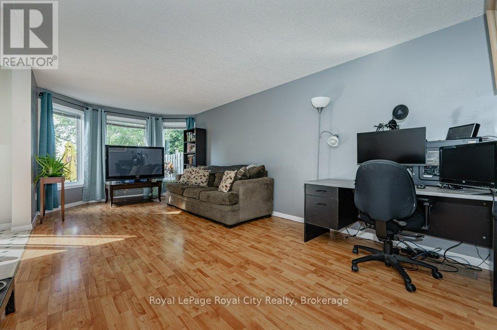 260 Tait Crescent, Centre Wellington, Ontario  N1M 3P7 - Photo 5 - X12240461