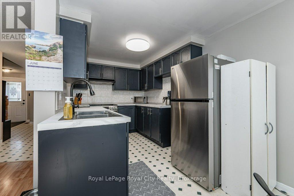 260 Tait Crescent, Centre Wellington, Ontario  N1M 3P7 - Photo 9 - X12240461