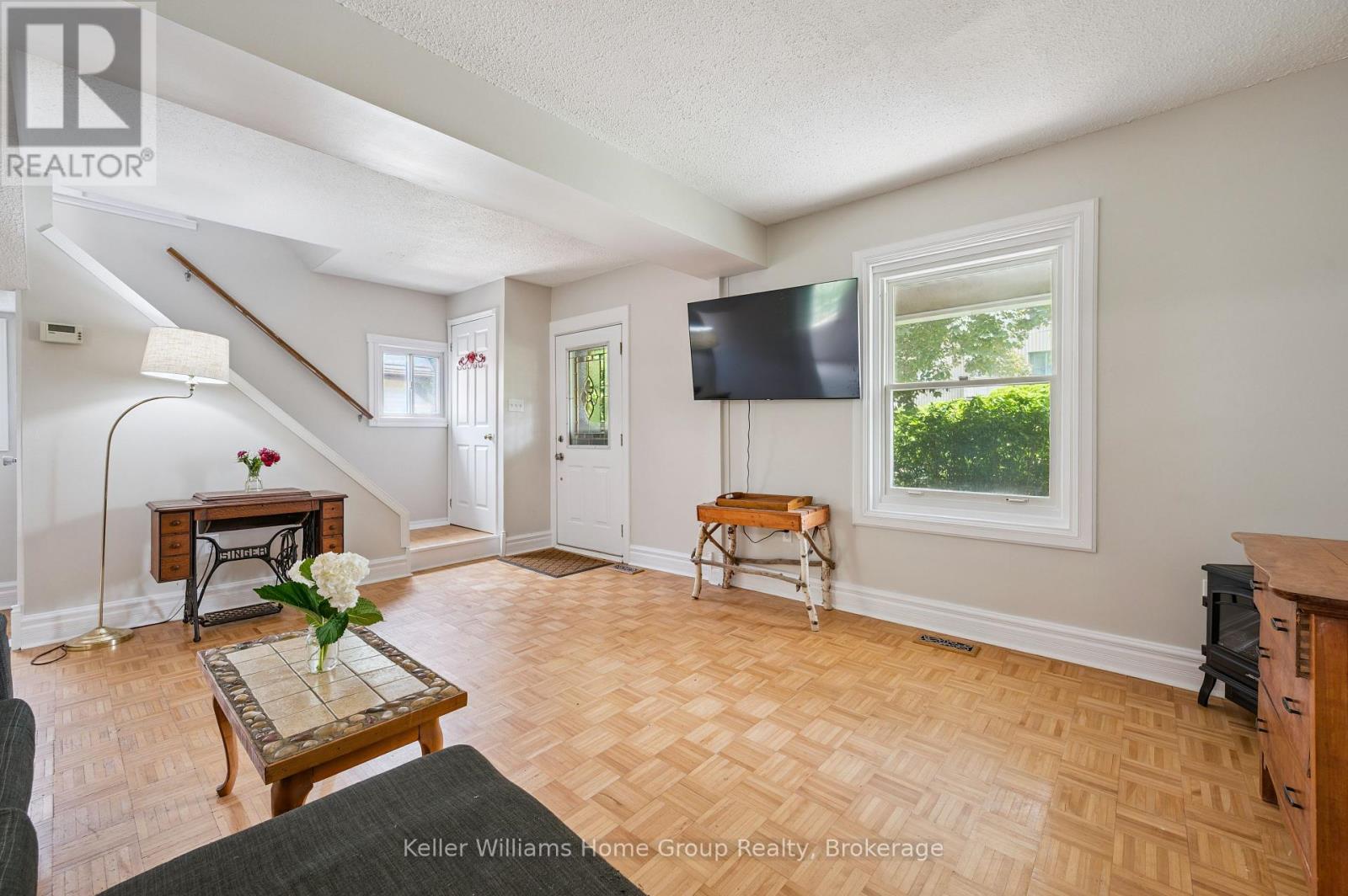 27 Home Street, Guelph, Ontario  N1H 2E4 - Photo 8 - X12240493