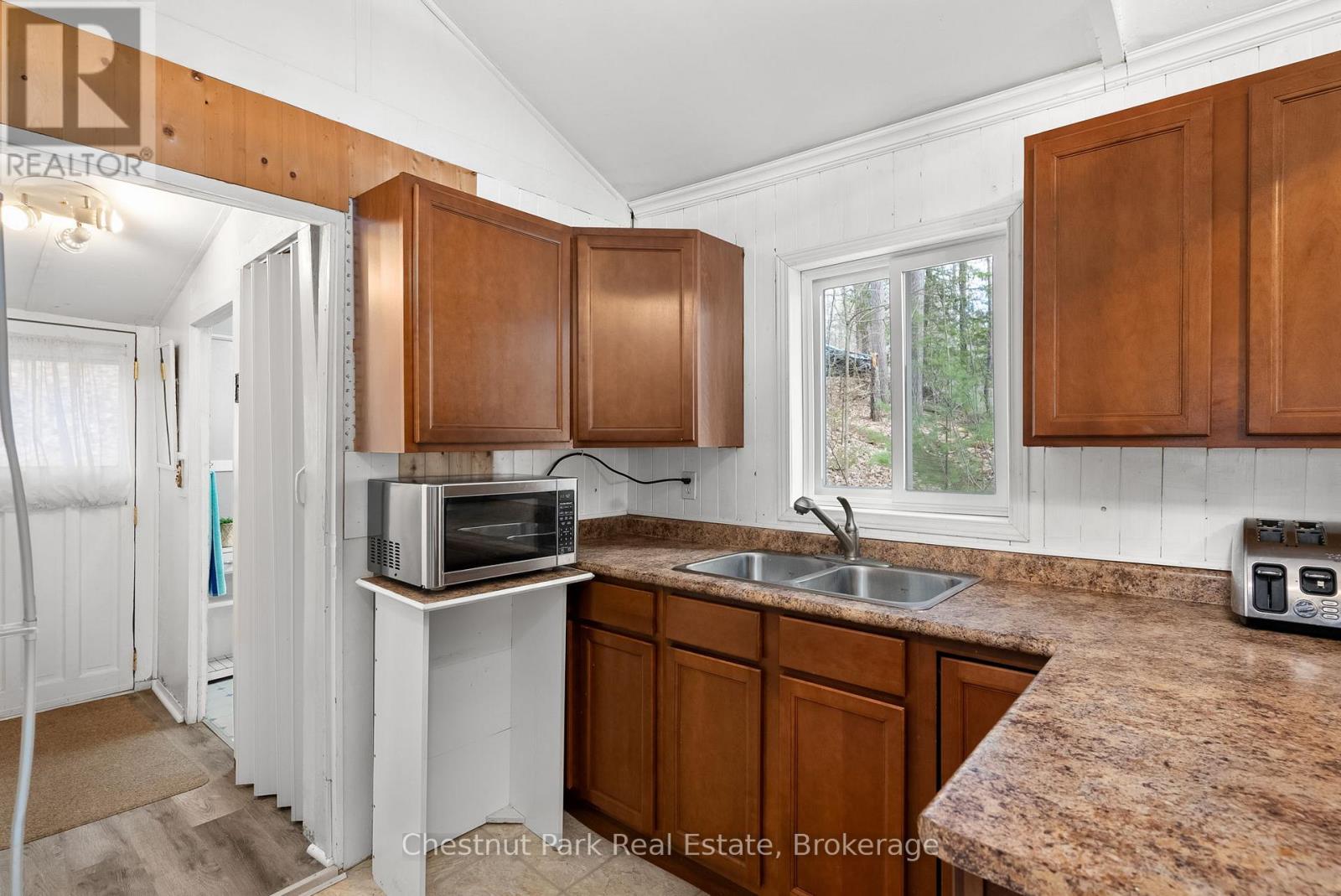 1038 Fitchett Lane, Gravenhurst, Ontario  P1P 1R3 - Photo 14 - X12240526