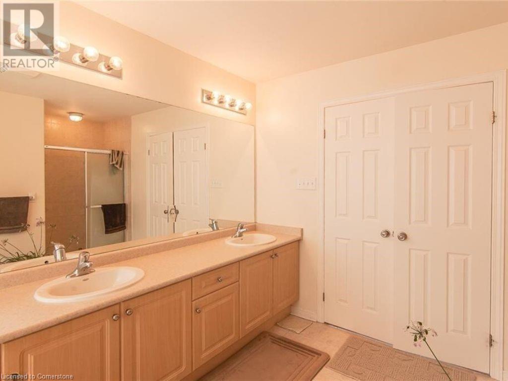 426 Robert Ferrie Drive, Kitchener, Ontario  N2P 2Y3 - Photo 24 - 40739186