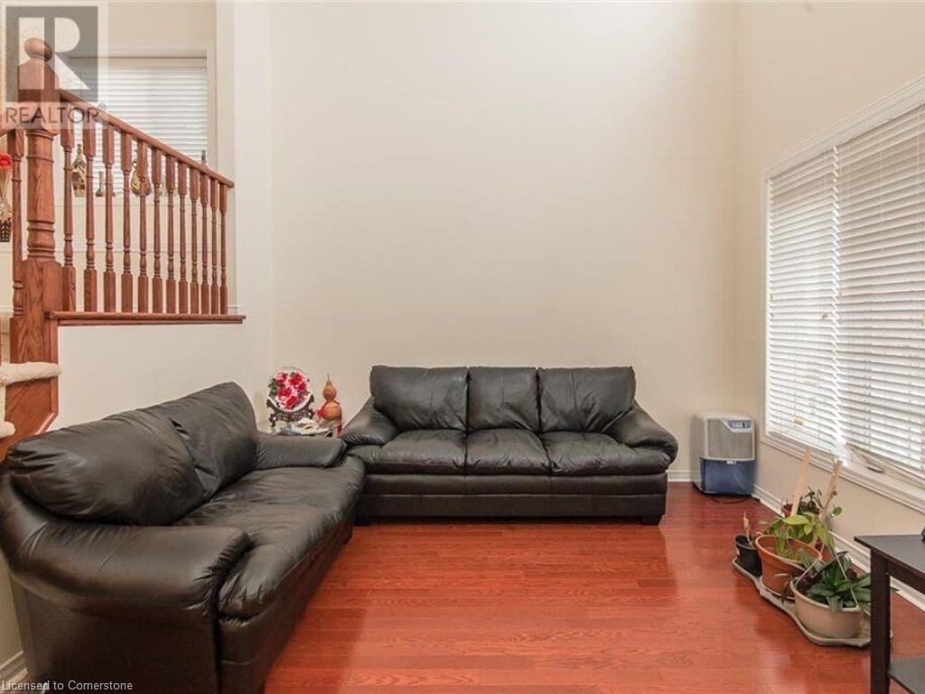 426 Robert Ferrie Drive, Kitchener, Ontario  N2P 2Y3 - Photo 5 - 40739186