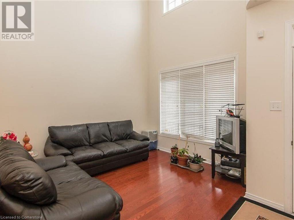 426 Robert Ferrie Drive, Kitchener, Ontario  N2P 2Y3 - Photo 6 - 40739186
