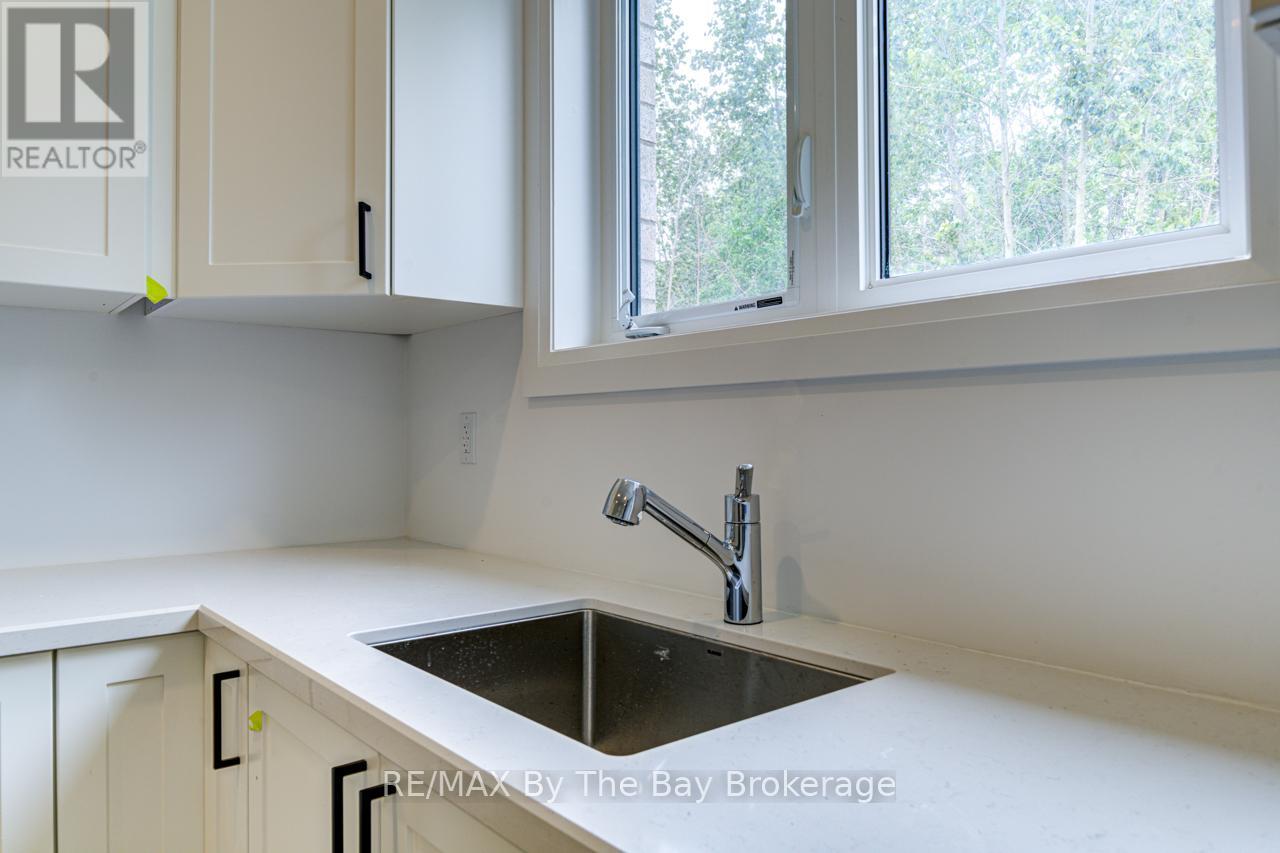 26 Amber Drive, Wasaga Beach, Ontario  L9Z 0R8 - Photo 23 - S12240588