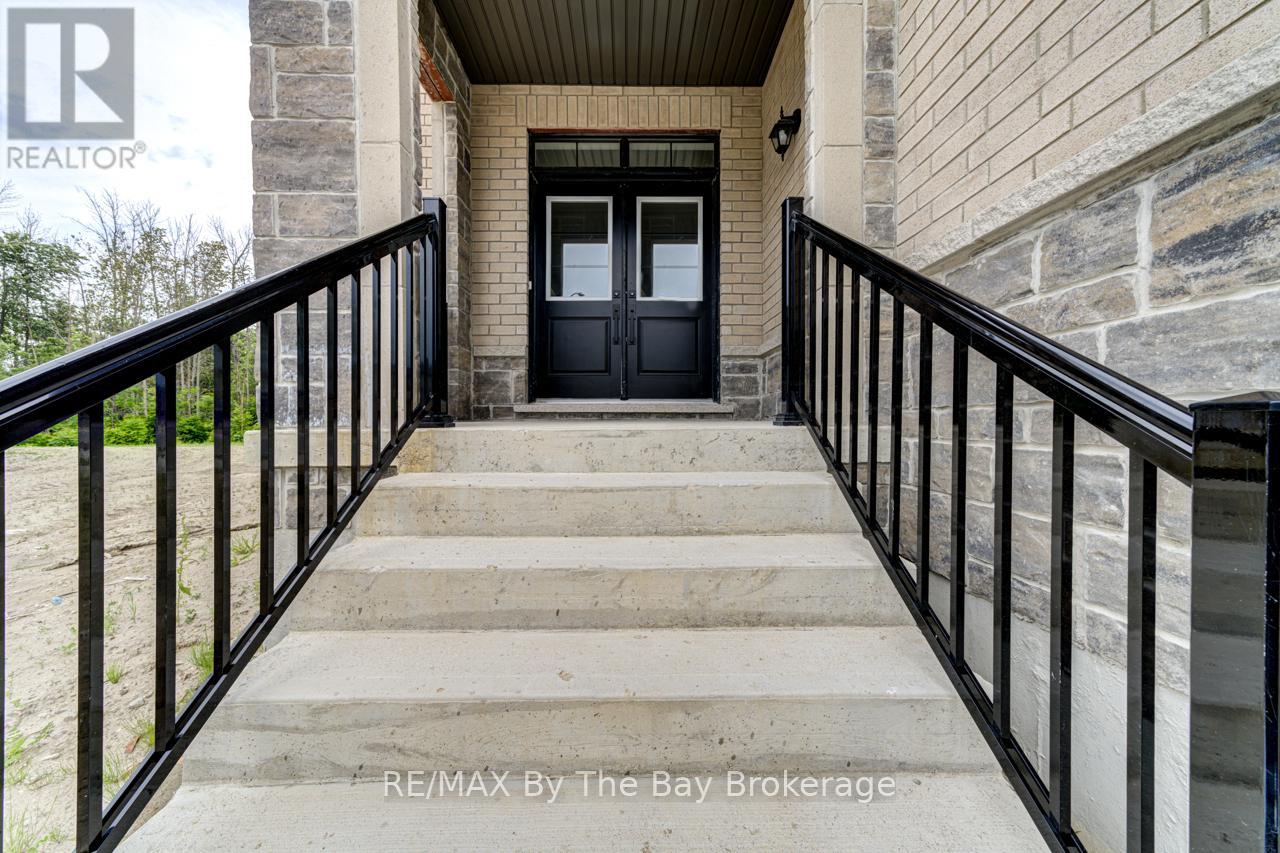 26 Amber Drive, Wasaga Beach, Ontario  L9Z 0R8 - Photo 3 - S12240588