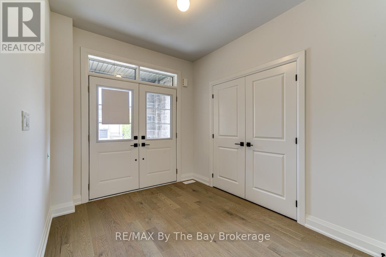 26 Amber Drive, Wasaga Beach, Ontario  L9Z 0R8 - Photo 4 - S12240588