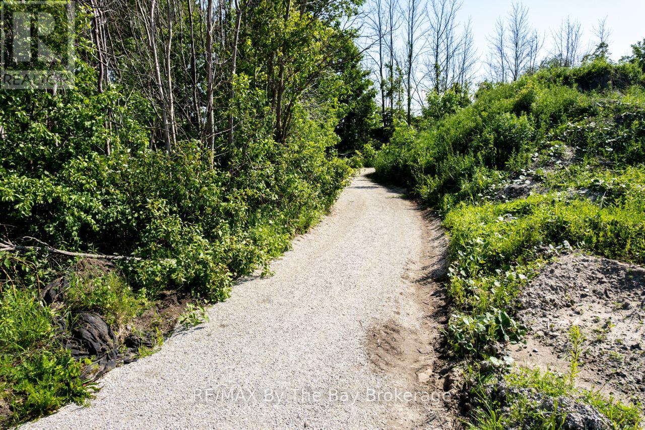 26 Amber Drive, Wasaga Beach, Ontario  L9Z 0R8 - Photo 50 - S12240588