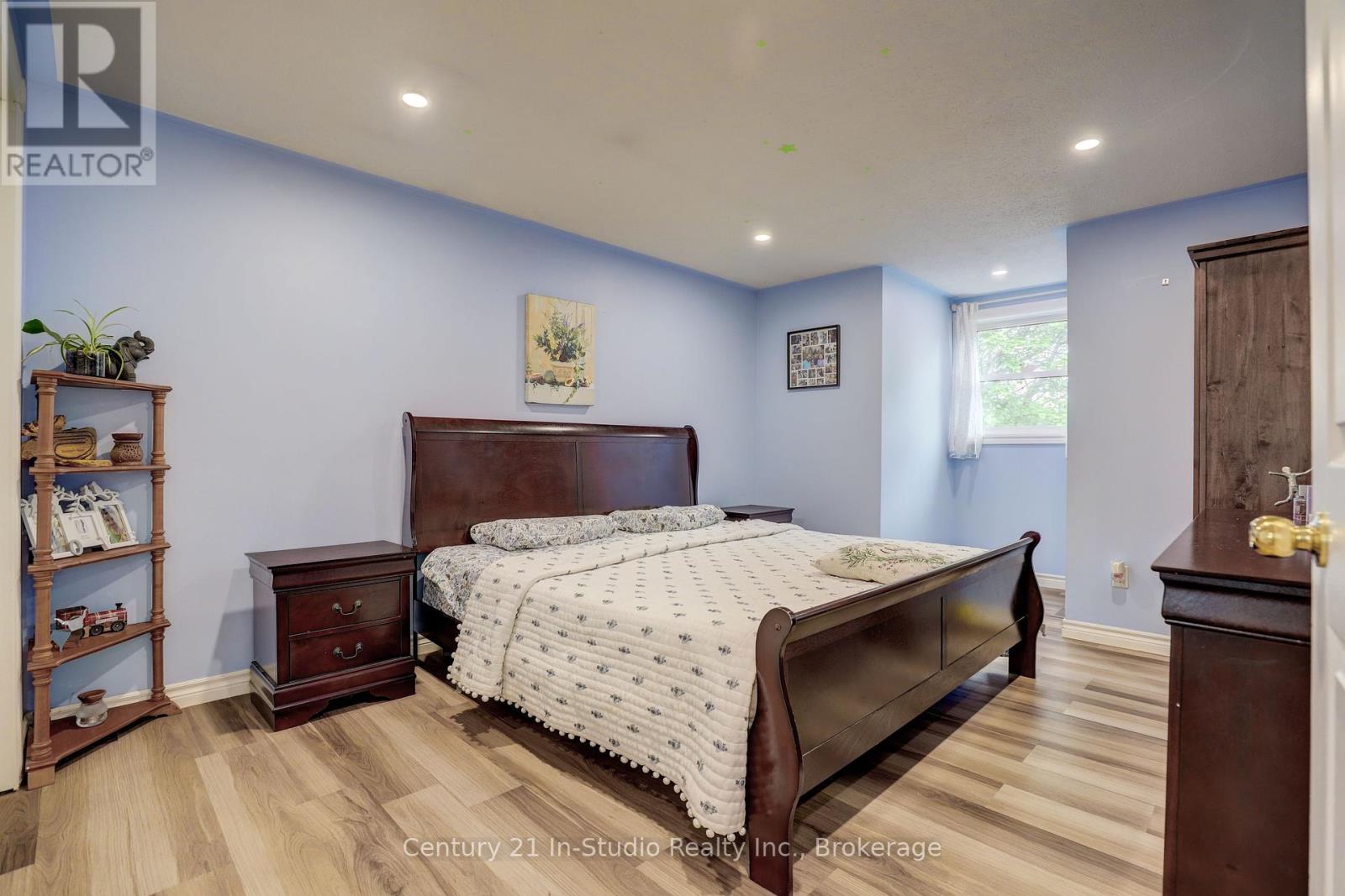 716 Mackendrick Drive, Kincardine, Ontario  N2Z 3A4 - Photo 19 - X12240590