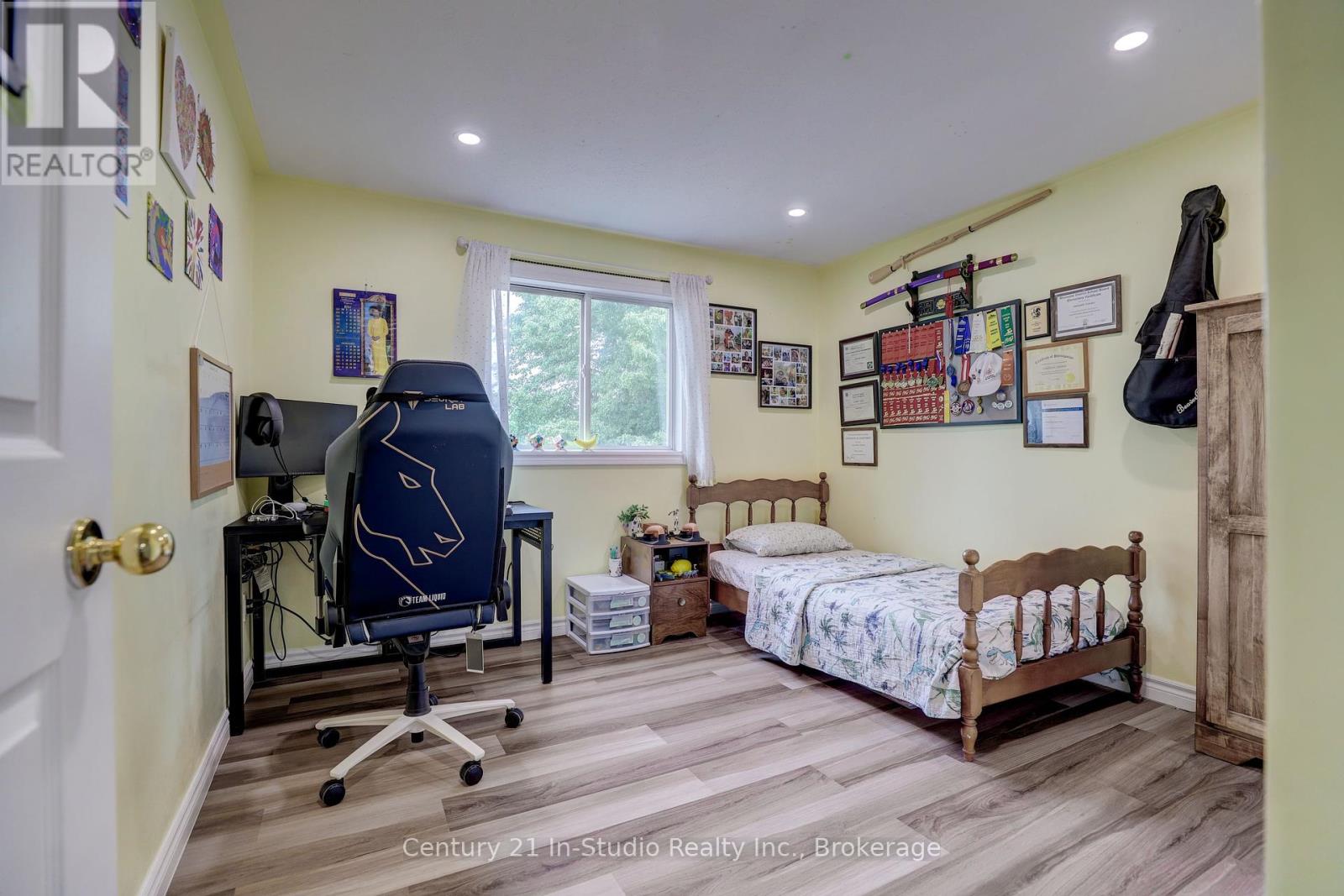 716 Mackendrick Drive, Kincardine, Ontario  N2Z 3A4 - Photo 20 - X12240590