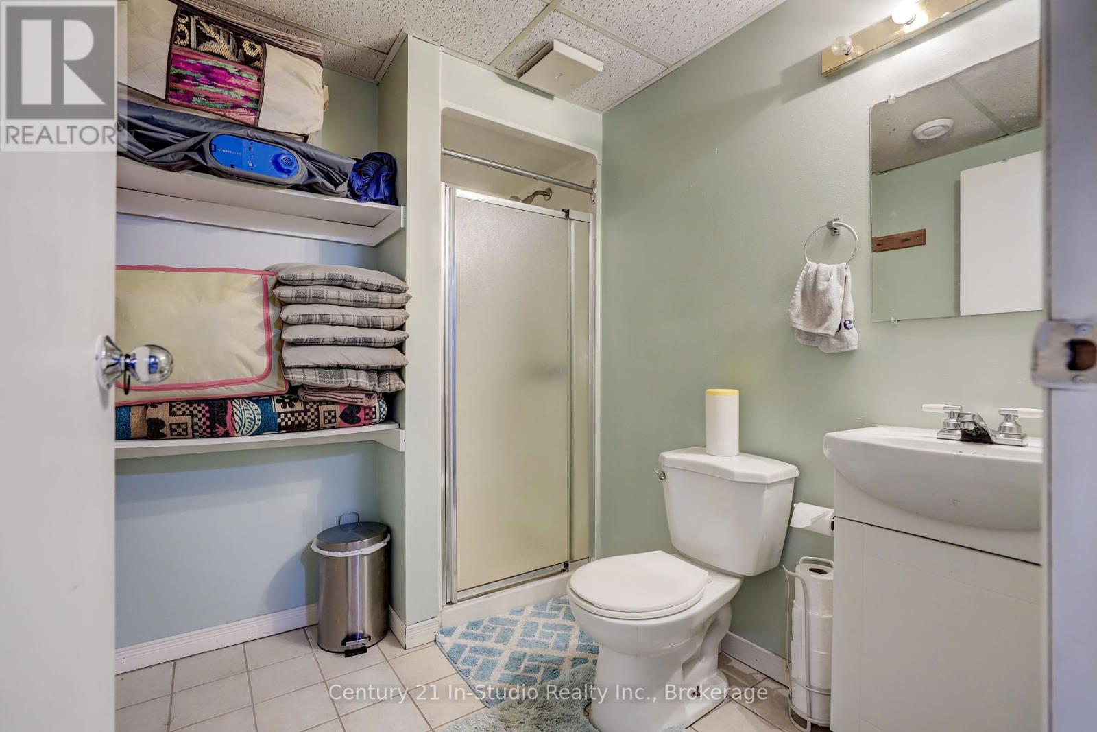 716 Mackendrick Drive, Kincardine, Ontario  N2Z 3A4 - Photo 26 - X12240590