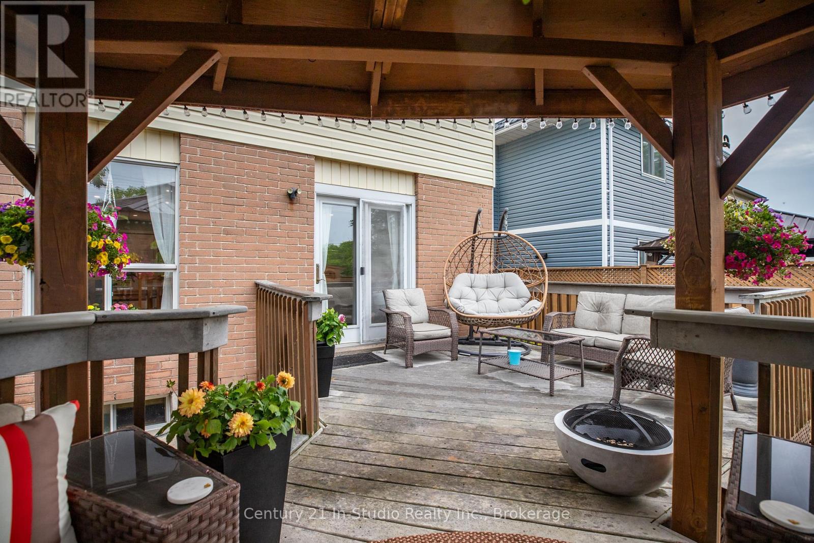 716 Mackendrick Drive, Kincardine, Ontario  N2Z 3A4 - Photo 8 - X12240590