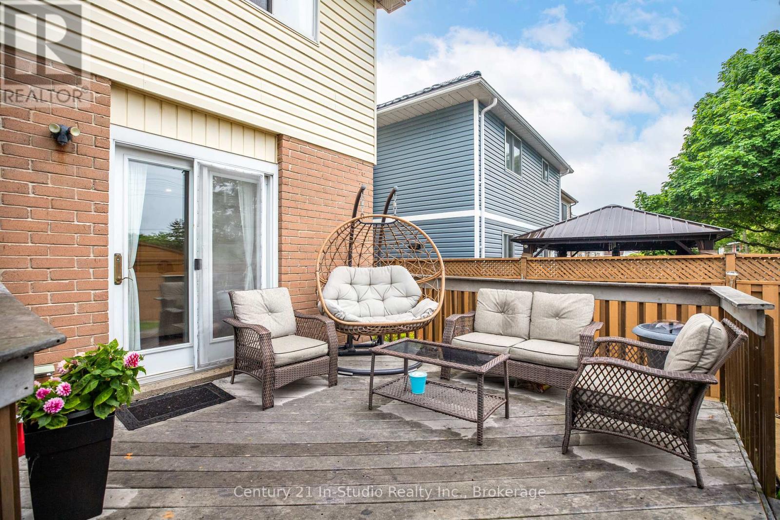 716 Mackendrick Drive, Kincardine, Ontario  N2Z 3A4 - Photo 9 - X12240590