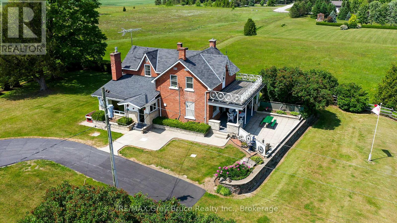319144 Grey Road 1, Georgian Bluffs, Ontario  N4K 0G2 - Photo 2 - X12240623