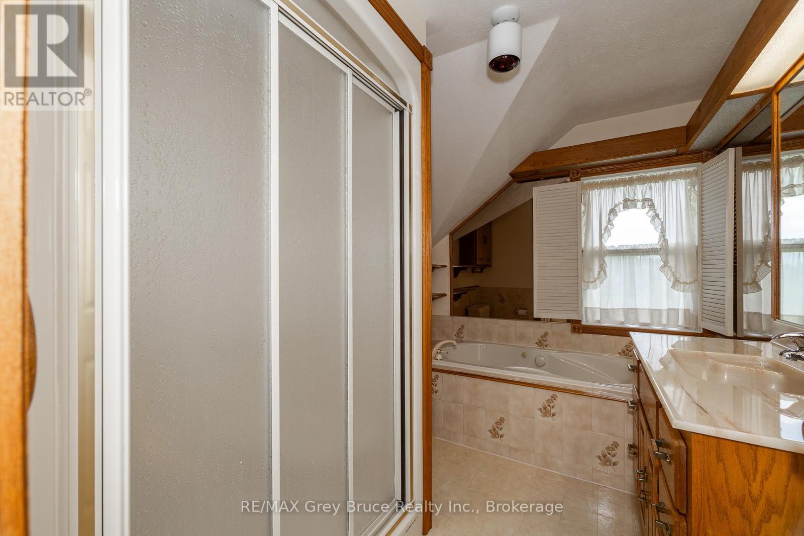 319144 Grey Road 1, Georgian Bluffs, Ontario  N4K 0G2 - Photo 20 - X12240623