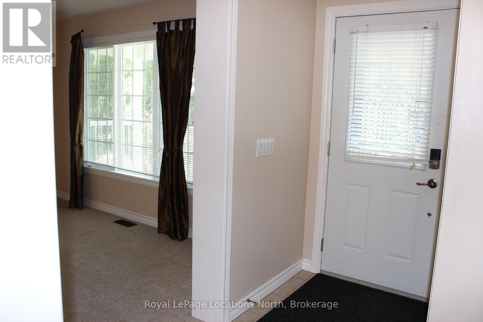 9 Pennsylvania Avenue, Wasaga Beach, Ontario  L9Z 3A8 - Photo 13 - S12240745