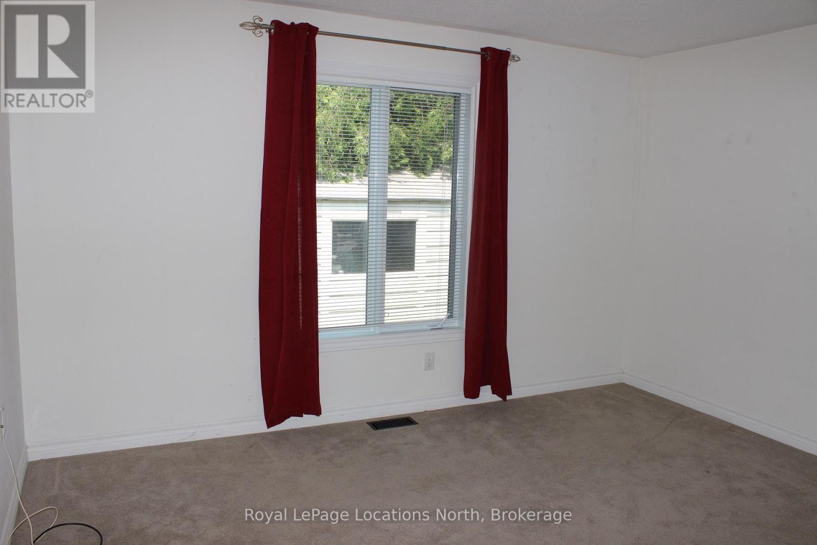 9 Pennsylvania Avenue, Wasaga Beach, Ontario  L9Z 3A8 - Photo 19 - S12240745