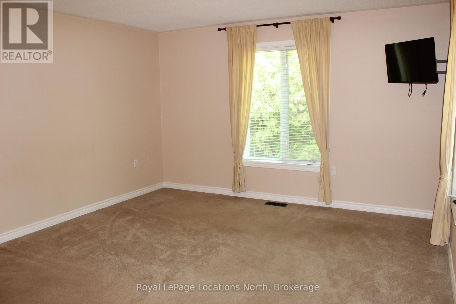 9 Pennsylvania Avenue, Wasaga Beach, Ontario  L9Z 3A8 - Photo 20 - S12240745