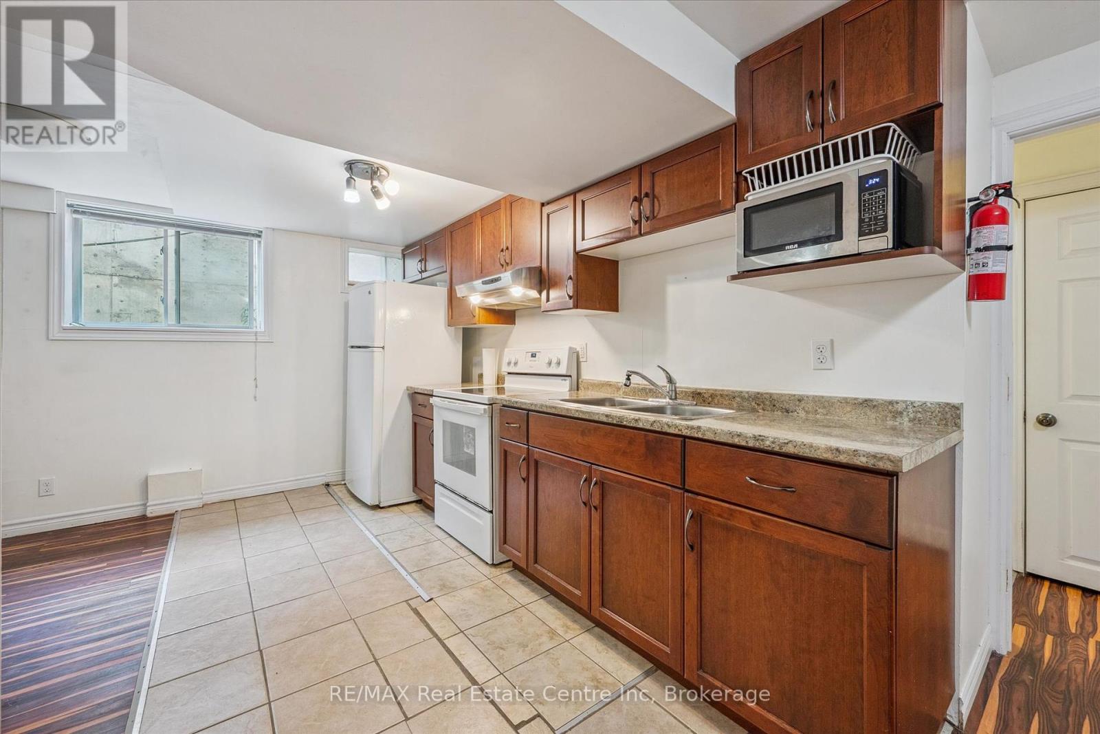 407 Ironwood Road, Guelph, Ontario  N1G 3R2 - Photo 15 - X12240704