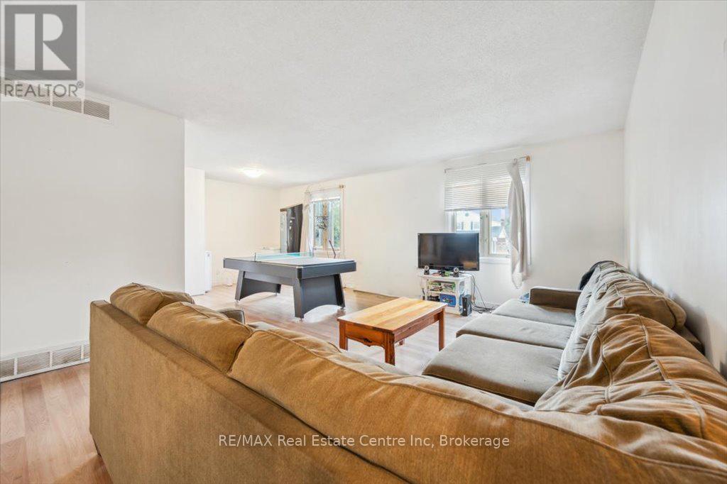 407 Ironwood Road, Guelph, Ontario  N1G 3R2 - Photo 3 - X12240704