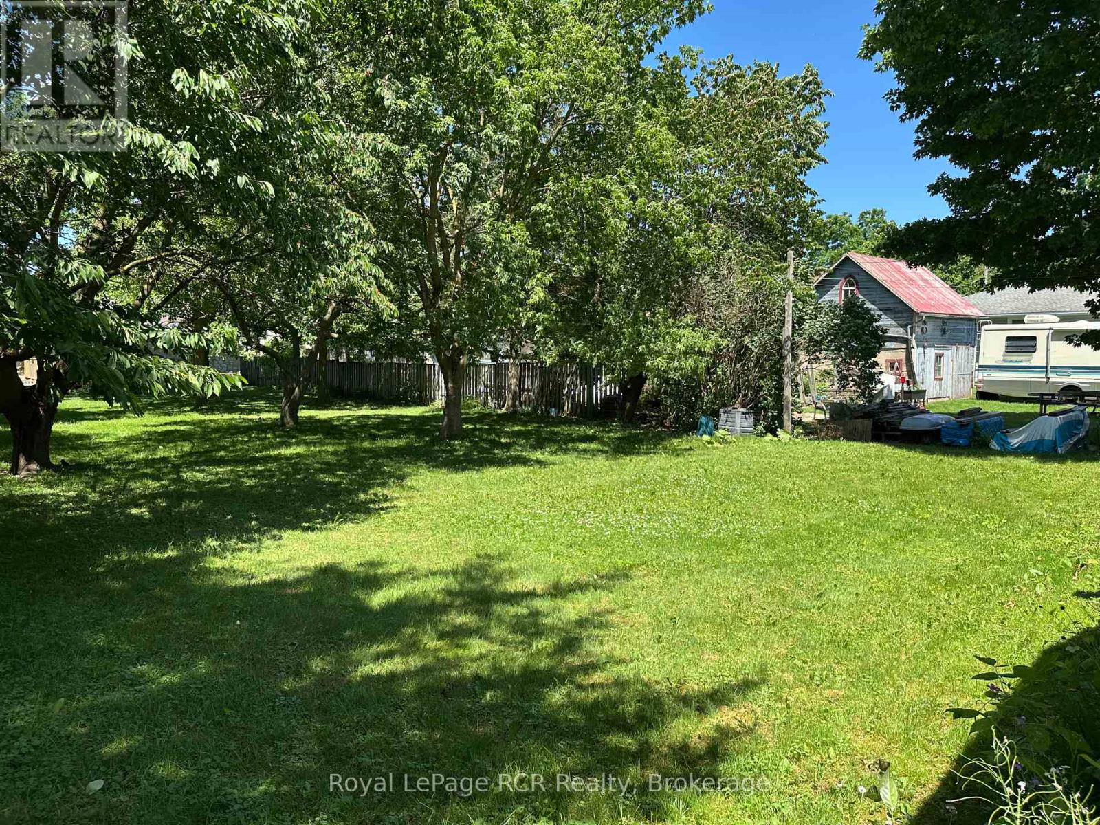 442 11th Street, Hanover, Ontario  N4N 1S7 - Photo 9 - X12240719