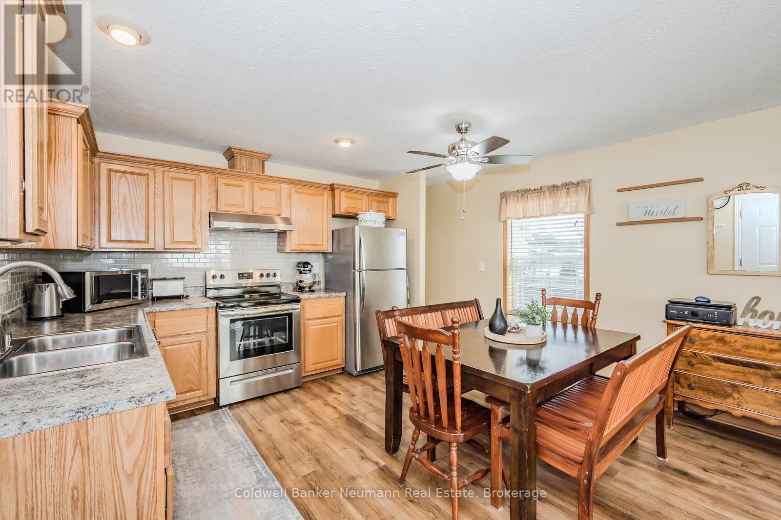 41 Cedarbush Crescent, Puslinch, Ontario  N0B 2J0 - Photo 11 - X12240844