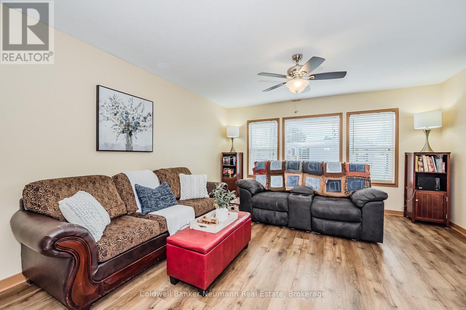 41 Cedarbush Crescent, Puslinch, Ontario  N0B 2J0 - Photo 4 - X12240844