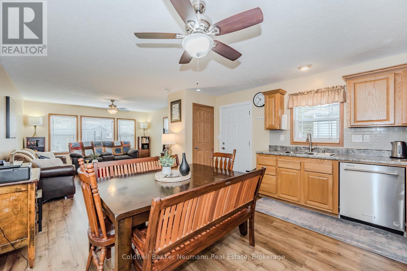 41 Cedarbush Crescent, Puslinch, Ontario  N0B 2J0 - Photo 6 - X12240844