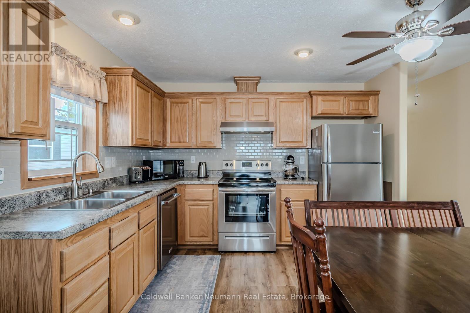 41 Cedarbush Crescent, Puslinch, Ontario  N0B 2J0 - Photo 8 - X12240844