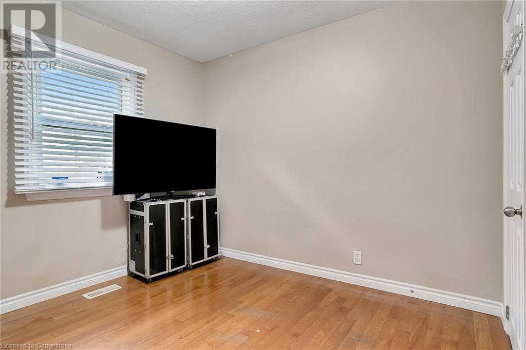 1392 Doon Village Road, Kitchener, Ontario  N2P 1A5 - Photo 13 - 40744142