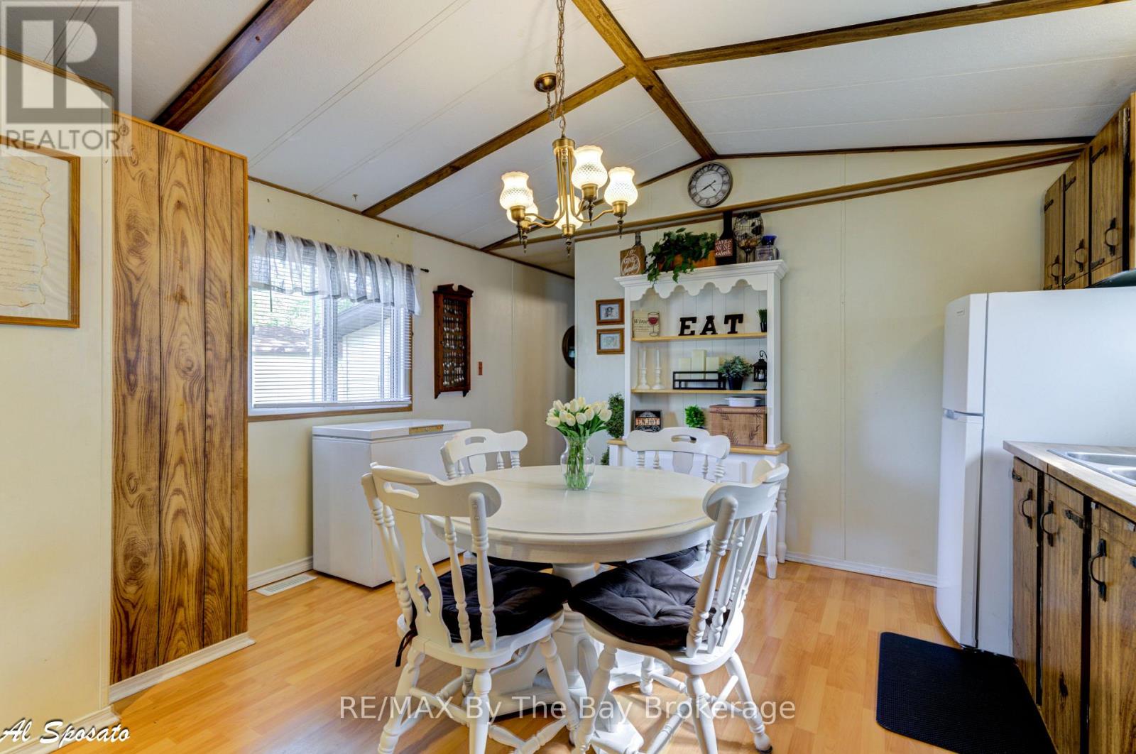 76 Georgian Glen Drive, Wasaga Beach, Ontario  L9Z 1K7 - Photo 22 - S12240980