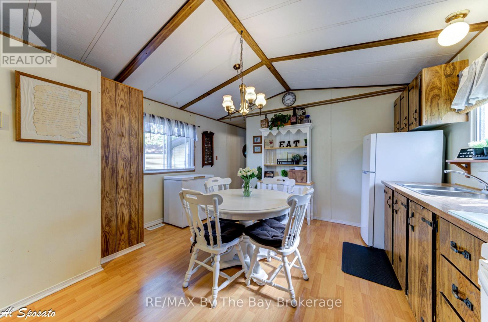 76 Georgian Glen Drive, Wasaga Beach, Ontario  L9Z 1K7 - Photo 23 - S12240980