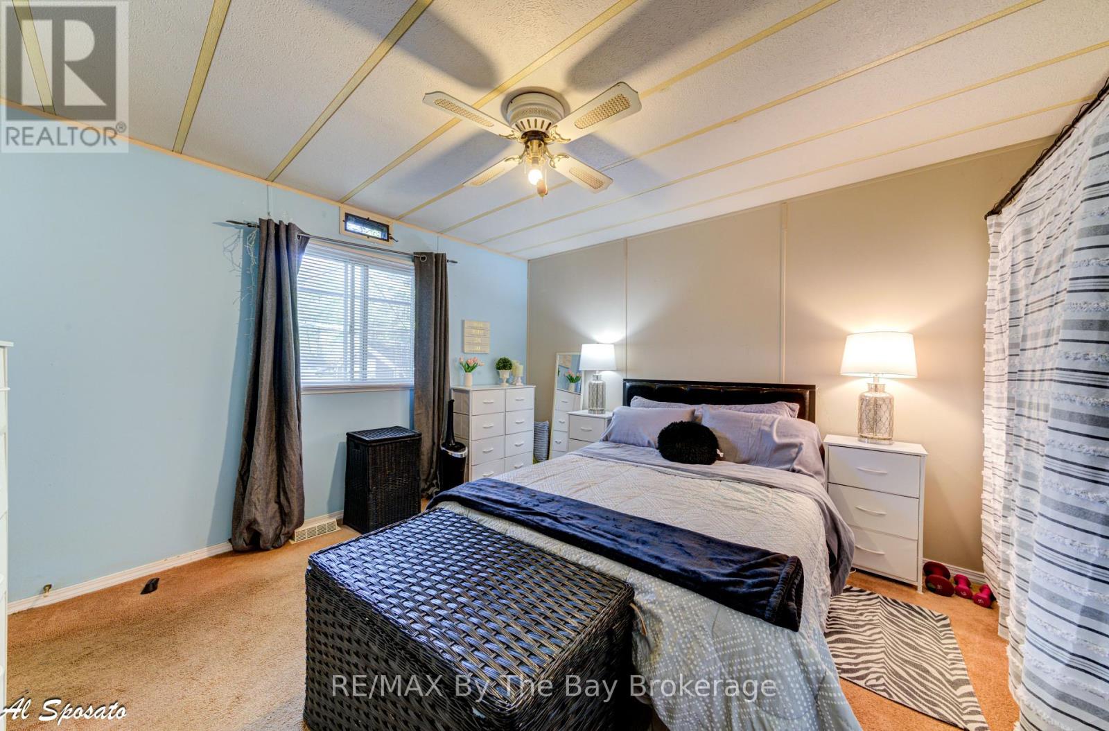 76 Georgian Glen Drive, Wasaga Beach, Ontario  L9Z 1K7 - Photo 25 - S12240980