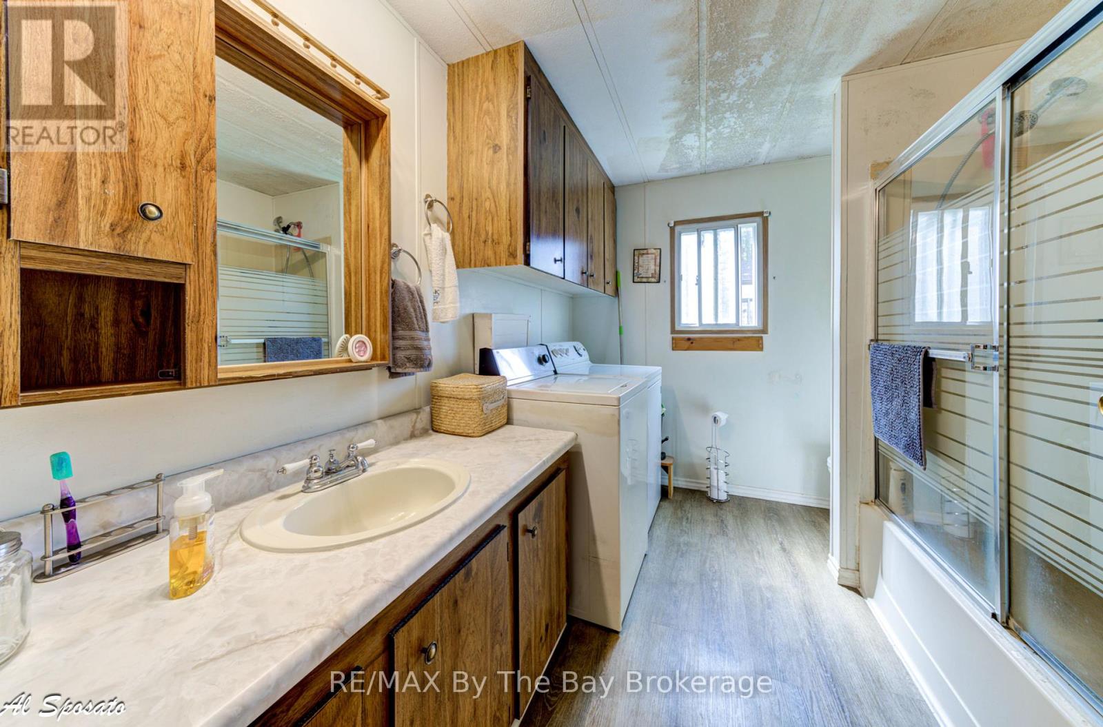 76 Georgian Glen Drive, Wasaga Beach, Ontario  L9Z 1K7 - Photo 27 - S12240980