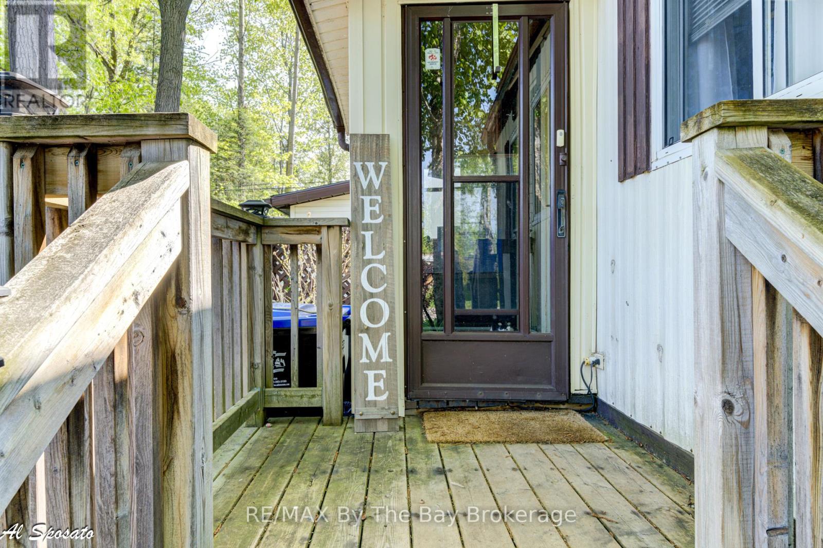 76 Georgian Glen Drive, Wasaga Beach, Ontario  L9Z 1K7 - Photo 6 - S12240980