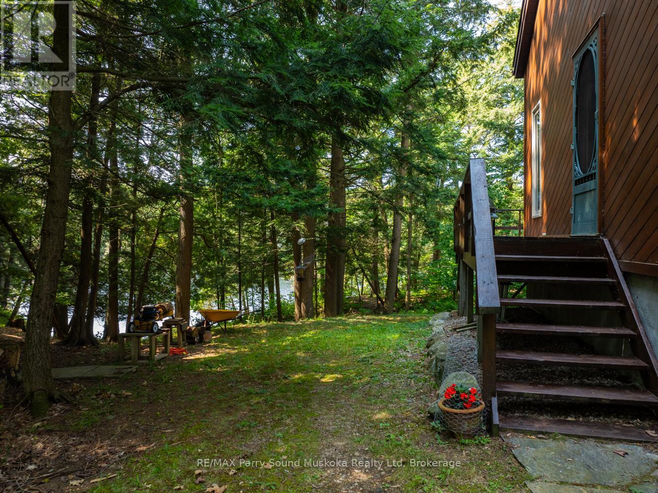 18 Meharg Drive, Mckellar, Ontario  P2A 0B5 - Photo 10 - X12240987