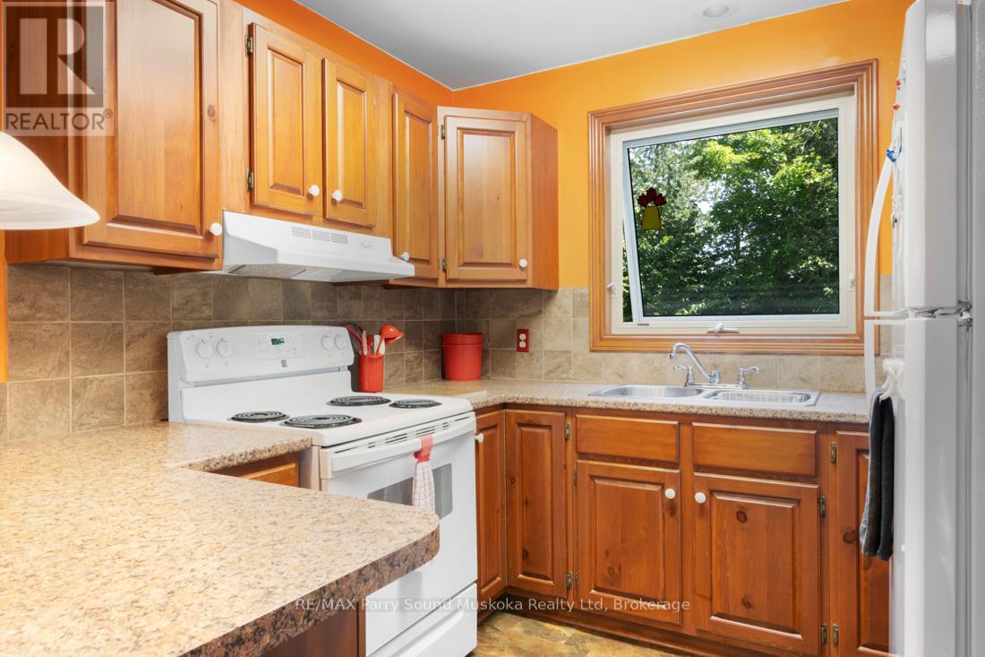 18 Meharg Drive, Mckellar, Ontario  P2A 0B5 - Photo 25 - X12240987