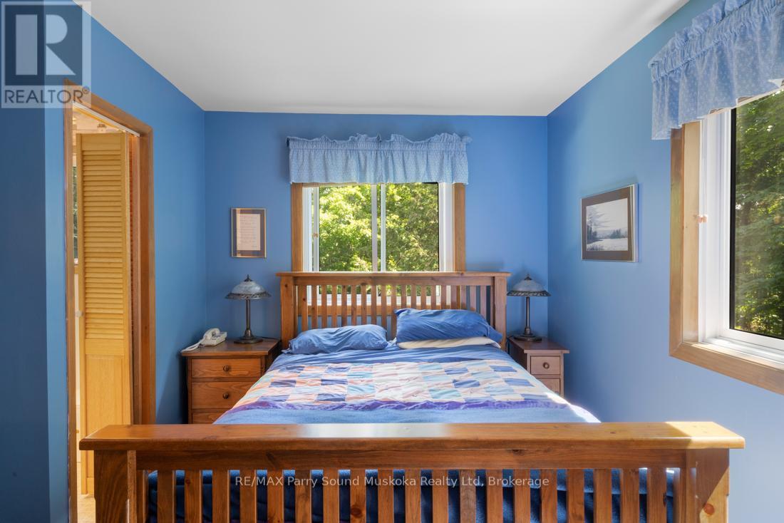 18 Meharg Drive, Mckellar, Ontario  P2A 0B5 - Photo 44 - X12240987